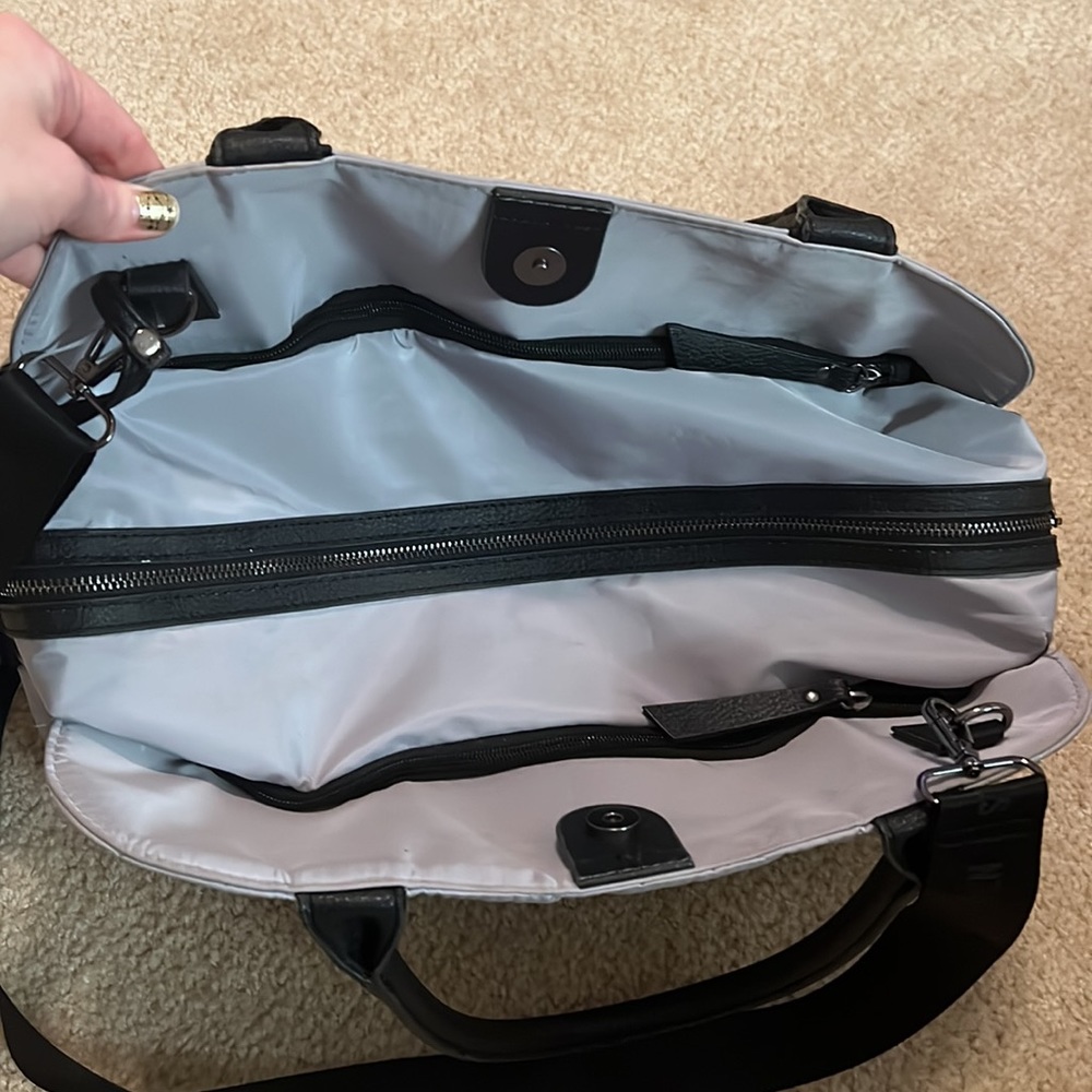 Steve Madden Baustin overnight bag - Picture 6 of 8